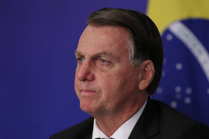 Bolsonaro quebrou todas as regras na troca dos comandos militares | VEJA