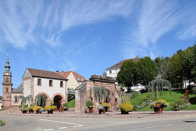 Erro leva Facebook a derrubar página de Ville de Bitche, na França | VEJA