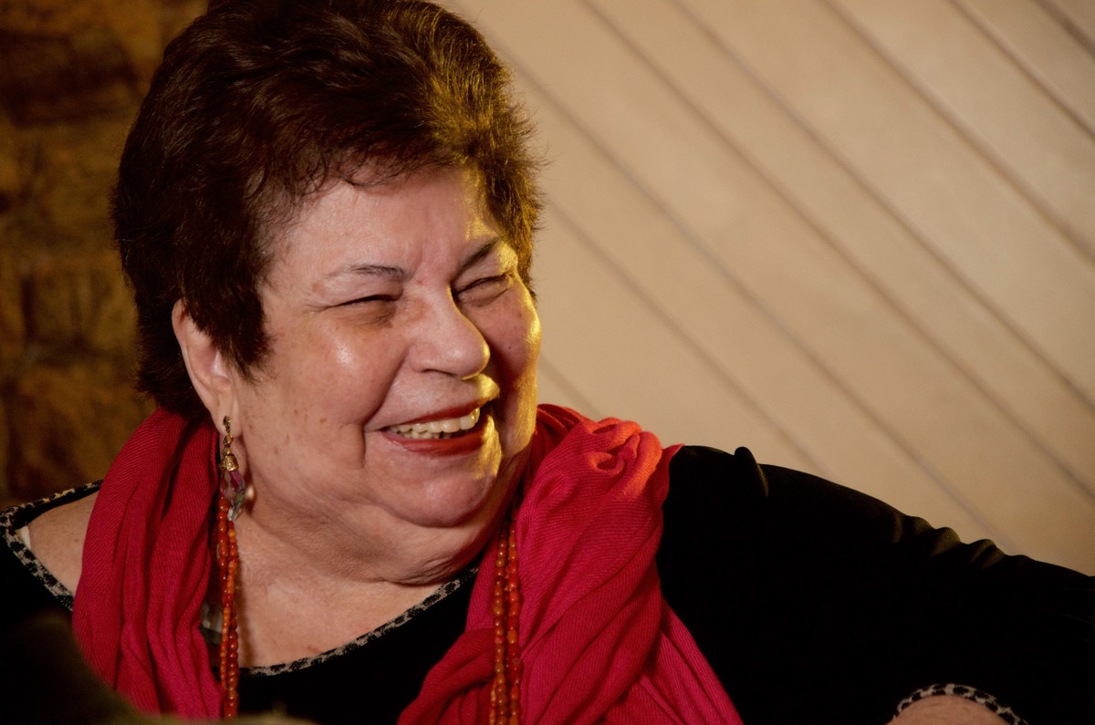 Nana Caymmi chega aos 80 anos como grande cantora de voz, suor e aura clássica