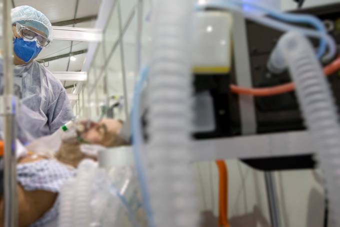 Pandemia aumentou estresse em profissionais de saúde, diz pesquisa | VEJA