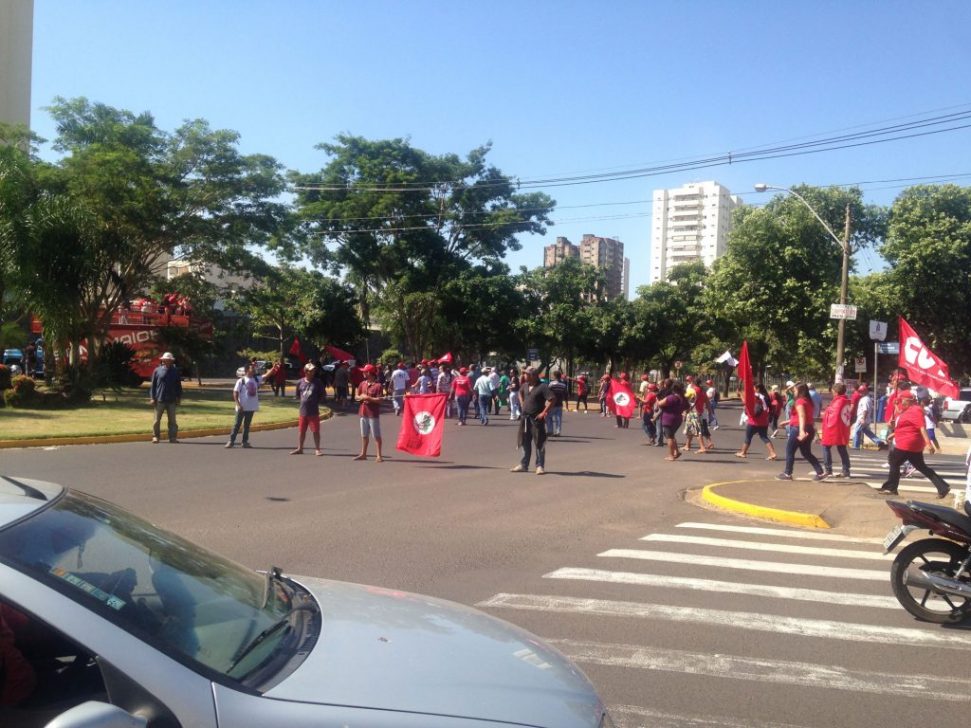 Caminhada do MST marca desocupação – Folha da Região