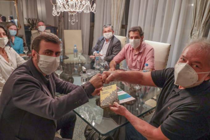 Em Brasília, Lula defende vacina, auxílio de R$ 600 e combate a milícias | VEJA