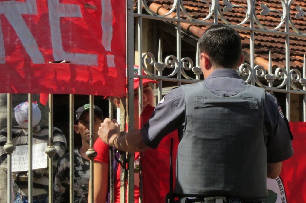 Gerente acusa membros do grupo de furtar cofre e baterias de tratores – Folha da Região