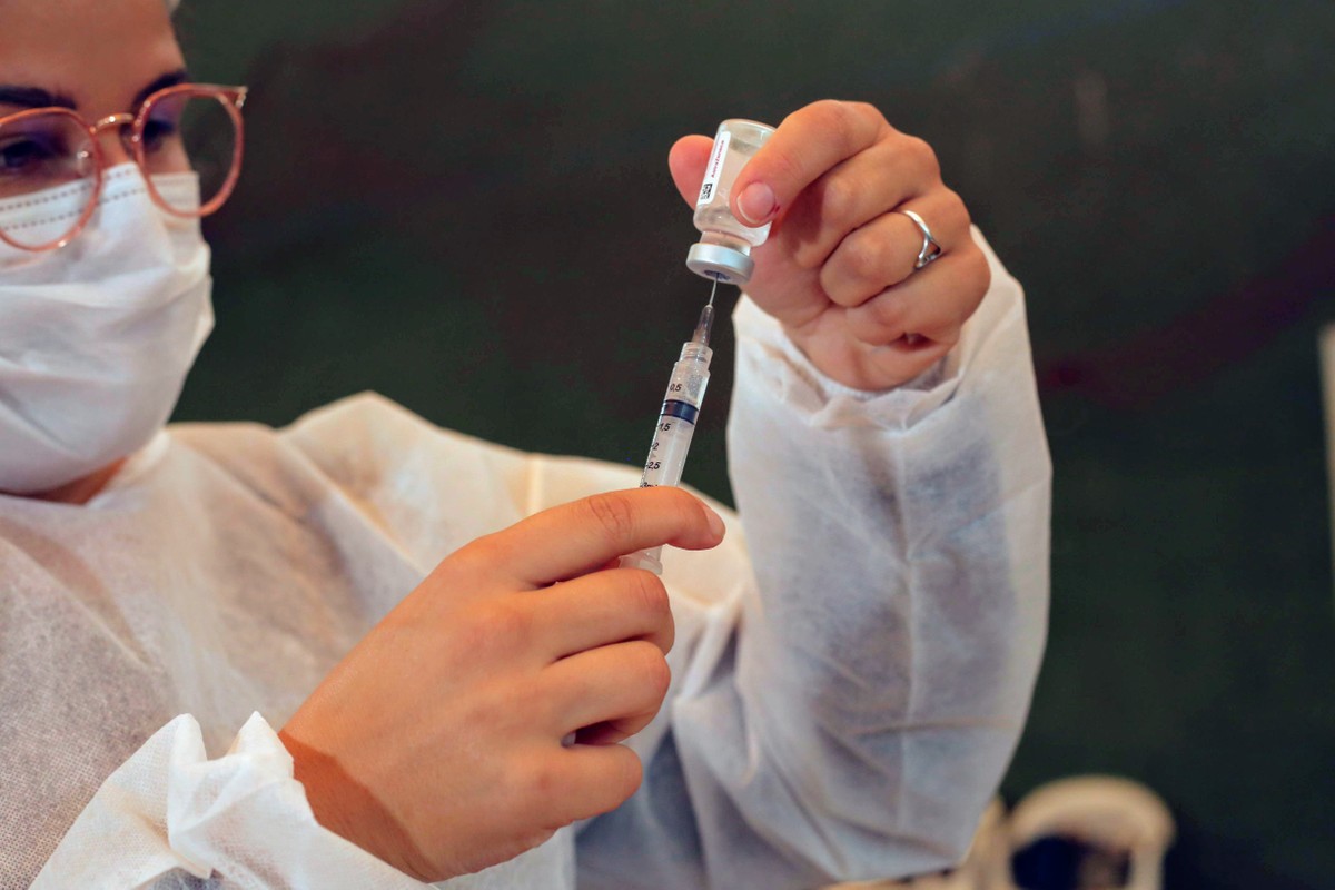 Santos segue com vacinação contra gripe e Covid 19 neste fim de semana