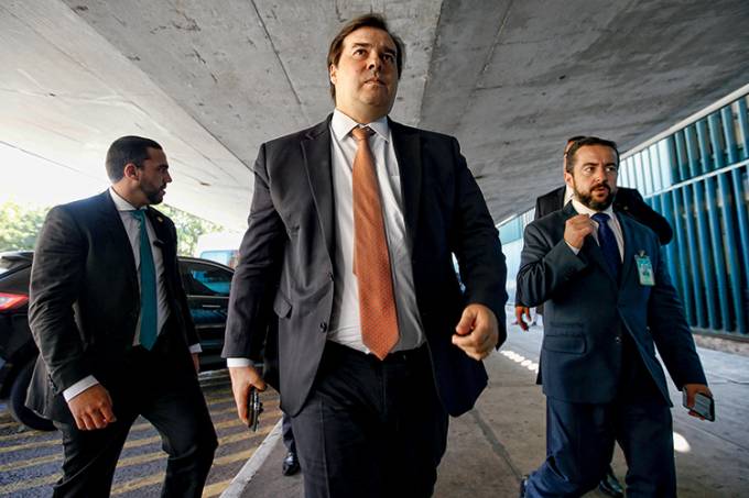 DEM expulsa Rodrigo Maia do partido