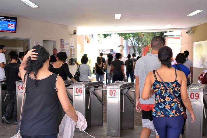 MEC publica editais do Prouni, Fies e Sisu para o segundo semestre | VEJA