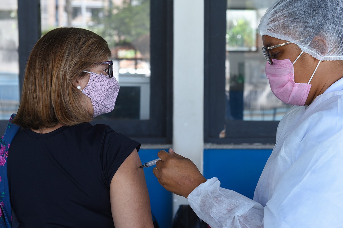 Governo do RJ fecha acordo para 'acelerar' vacinação em cidades | Rio de Janeiro | G1