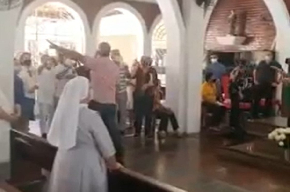 Padre avalia solicitar medida protetiva após ataque de bolsonarista durante missa em Fortaleza | Ceará | G1