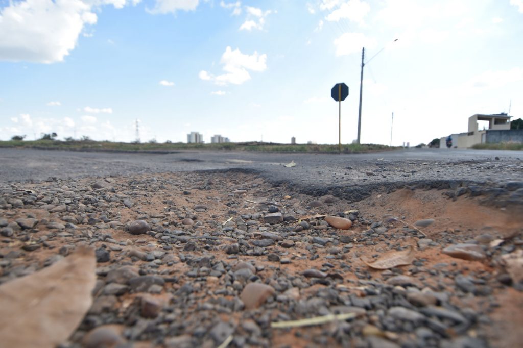 Precariedade em rua no bairro Concórdia I causa transtornos – Folha da Região