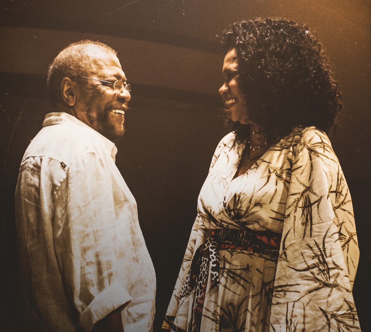 Martinho da Vila e Teresa Cristina lançam o samba 'Unidos & misturados'