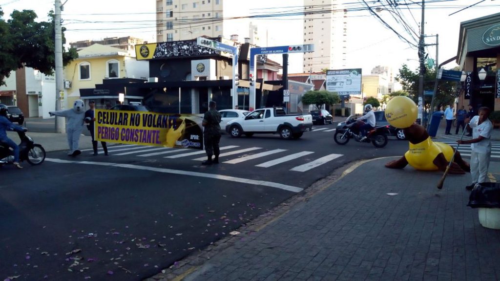 Maio Amarelo tem pit stop para alertar os motoristas – Folha da Região