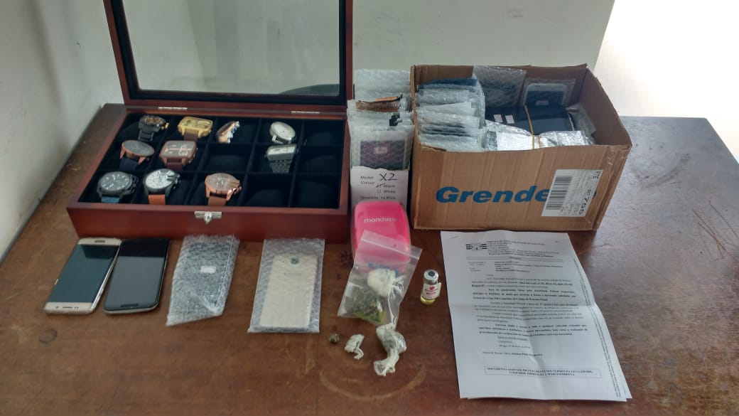 GOE apreende relógios de luxo, anabolizante e maconha em apartamento   Folha da Região