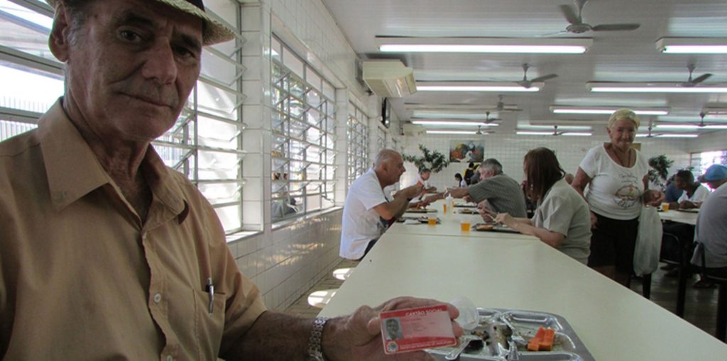 Iniciada transição para serviço de refeições a R$ 1 e R$ 0,50   Folha da Região