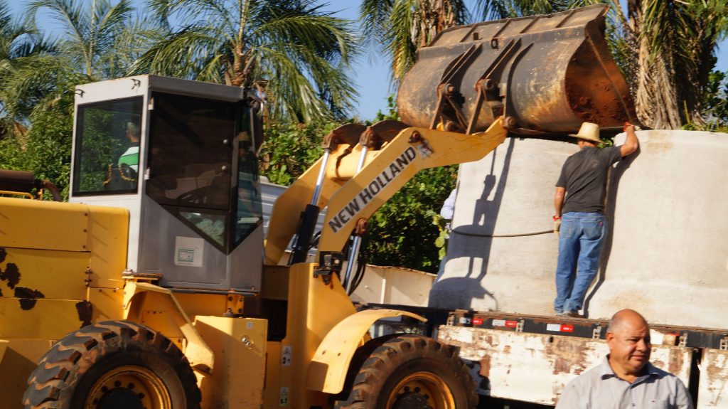 Obras de galeria interditam trânsito   Folha da Região