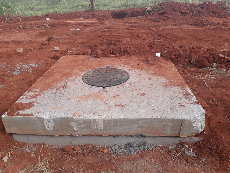 Rede de esgoto exala mau cheiro no bairro Aeroporto e causa reclamações   Folha da Região