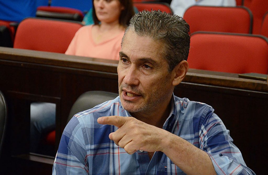 Vereador cobra detalhes sobre exames; prefeitura garante que serviço continua   Folha da Região